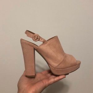 Baby pink franscesca heels (about 3 inches)
